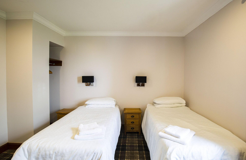 Bedroom 2, Golf View Hotel, Moray