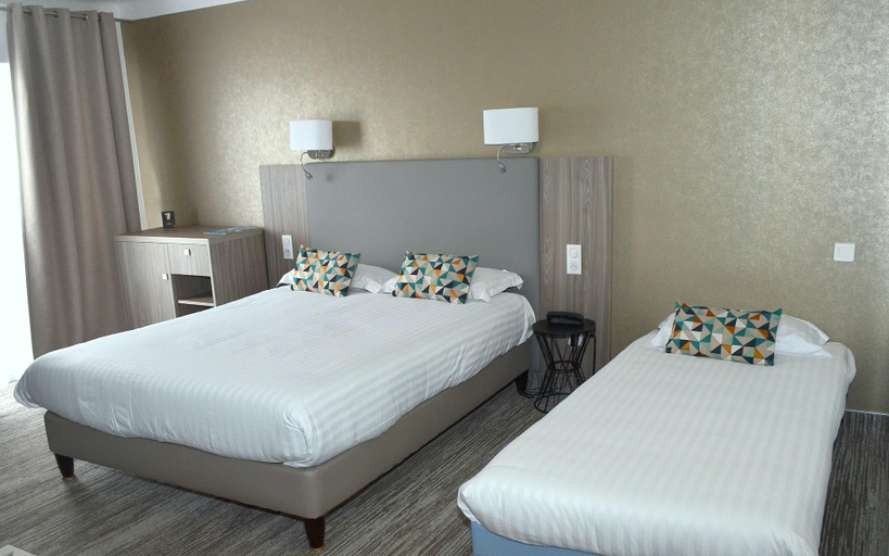 Bedroom 3, Logis Hotel Et Restaurant Le Galion Canet Plage, Pyrénées-Orientales