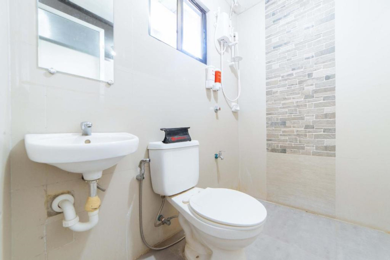 Bathroom 8