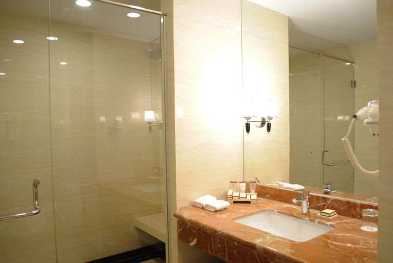 Bathroom 4
