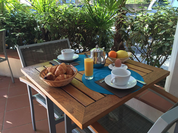 Others 5, Hotel La Bastide, Var