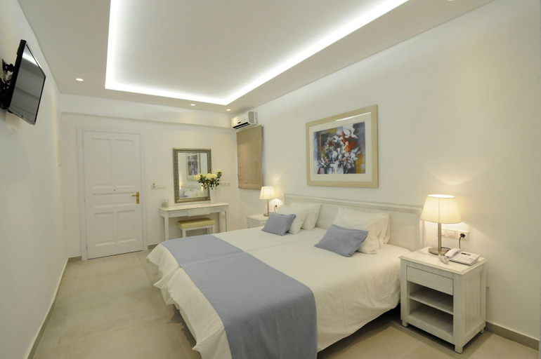 Bedroom 2, Hotel Anna, South Aegean