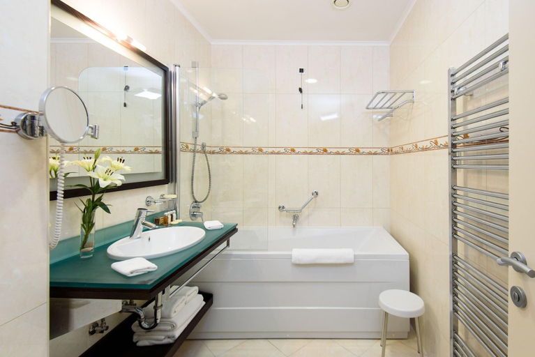 Bathroom 5, Royal Ariston, Dubrovnik
