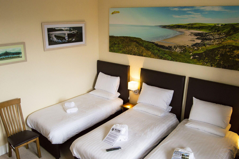 Bedroom 4, Buccleuch Arms Hotel & Restaurant, Dumfries and Galloway