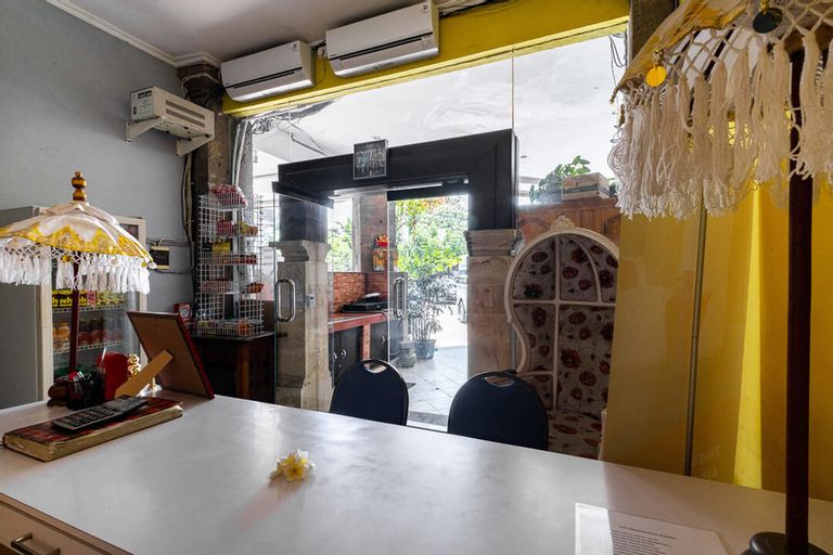 Food & Drinks 4, RedDoorz Hostel near Trans Studio Mall, Badung