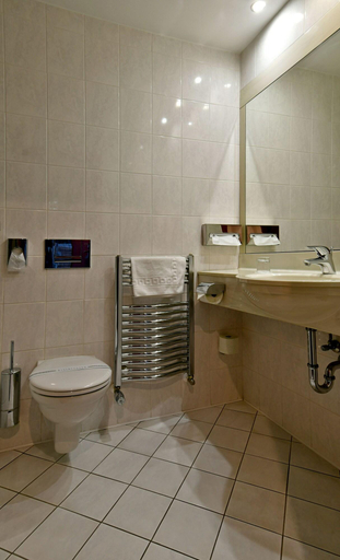 Bathroom 4, Hotel Coronet, Praha 5