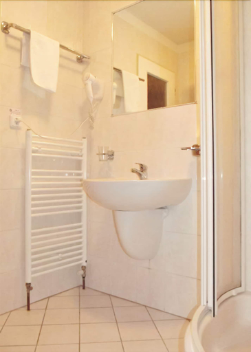 Bathroom 4, Hotel Modena, Karlovy Vary