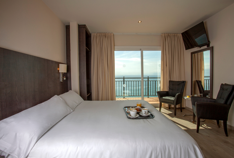 Bedroom, Hotel Blanes Horitzó by Pierre & Vacances, Girona