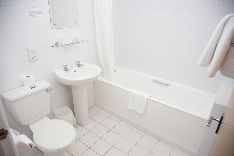 Bathroom 3, Claremont Hotel, Blackpool