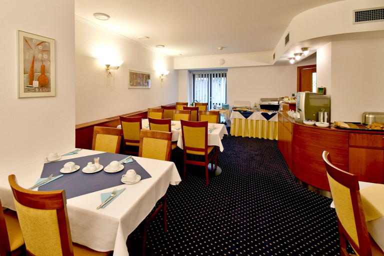 Food & Drinks 5, Hotel Coronet, Praha 5