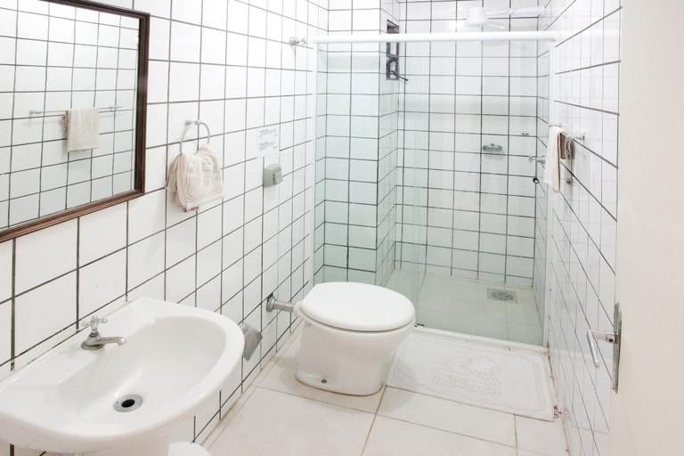 Bathroom 4, Tropicanas Apart Hotel, Florianopolis