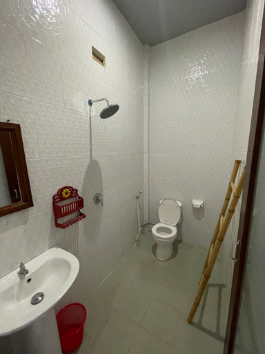 Bathroom 5, Yana Guest House 2 Canggu, Badung