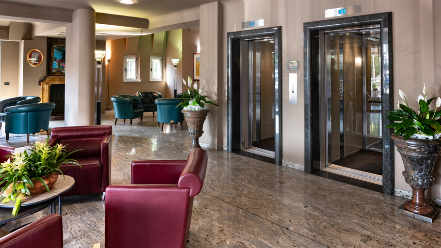 Public Area 3, Hotel Sunflower, Milano