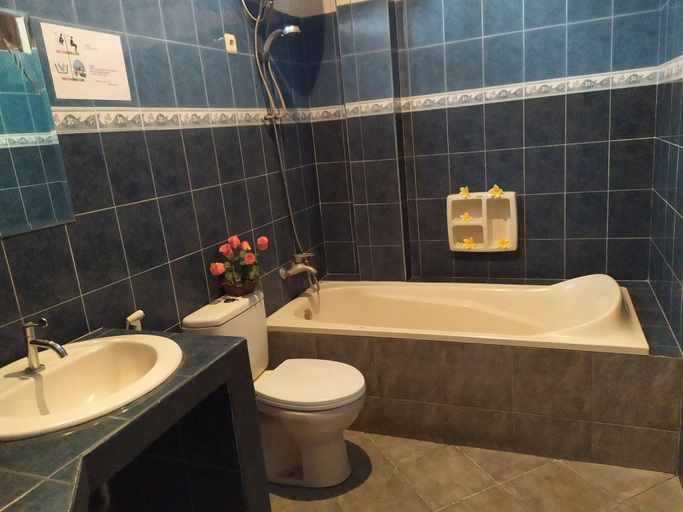 Bathroom 5, 24/7 Bed & Breakfast, Badung
