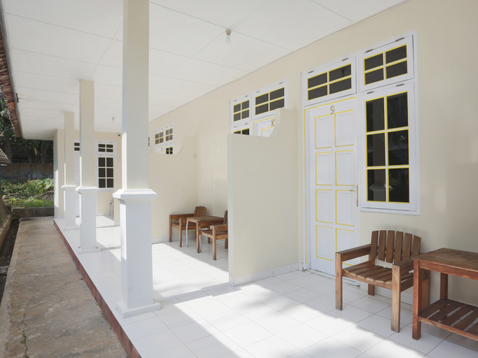 Public Area 3, Hotel O Penginapan Kepurun Pawana Indonesia, Sleman