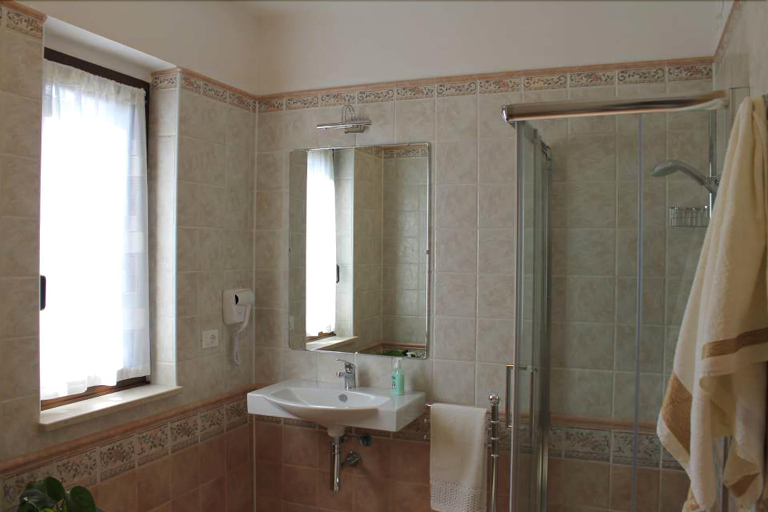 Bathroom 5, B&B Il Quadrifoglio di Tropea, Vibo Valentia