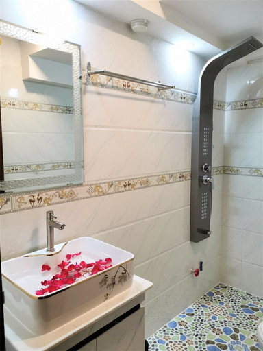Bathroom 5, Jasmine Hotel, District 1