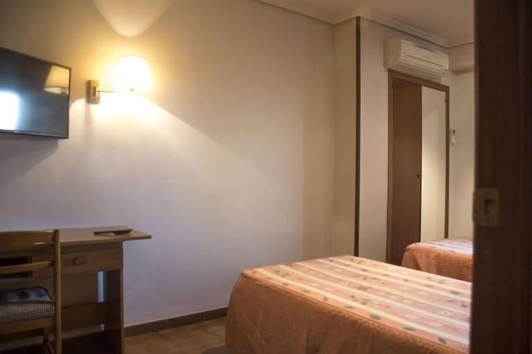 Bedroom 3, Hotel Azahar, Valencia