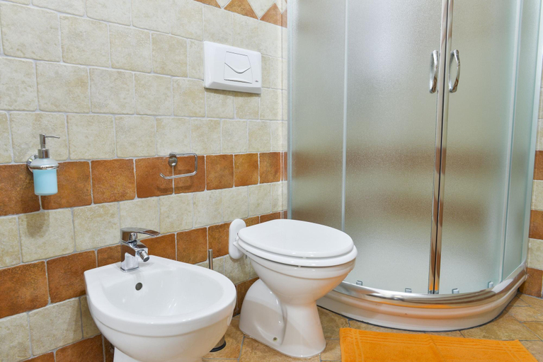 Bathroom 4, Nuraghe Bianco, Sassari