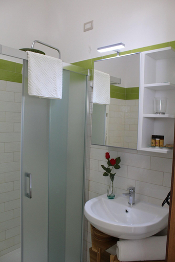 Bathroom 4, La Chiave Rossa B&B, Lecce
