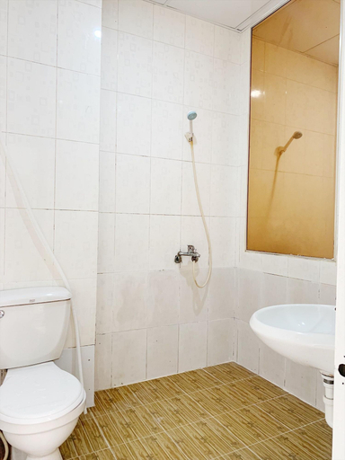 Bathroom 5, Thien Ma Hotel, District 10