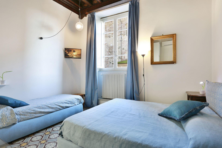 Bedroom 2, B&B Pergola House, Lucca