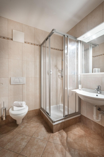 Bathroom 3, Aktiv & Familienhotel Adlernest, Bolzano