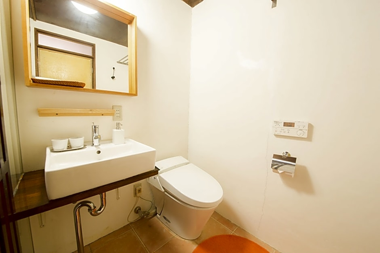 Bathroom 5, Kyoto Machiya Ryokan Cinq, Kyoto