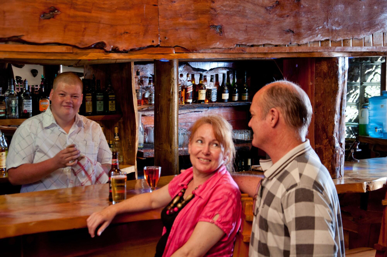 Food & Drinks 5, Woodpecker Inn, Uthungulu