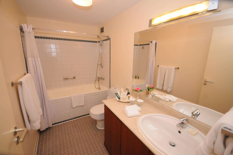Bathroom 5, Cairo World Trade Center Hotel & Residences, Zamalik