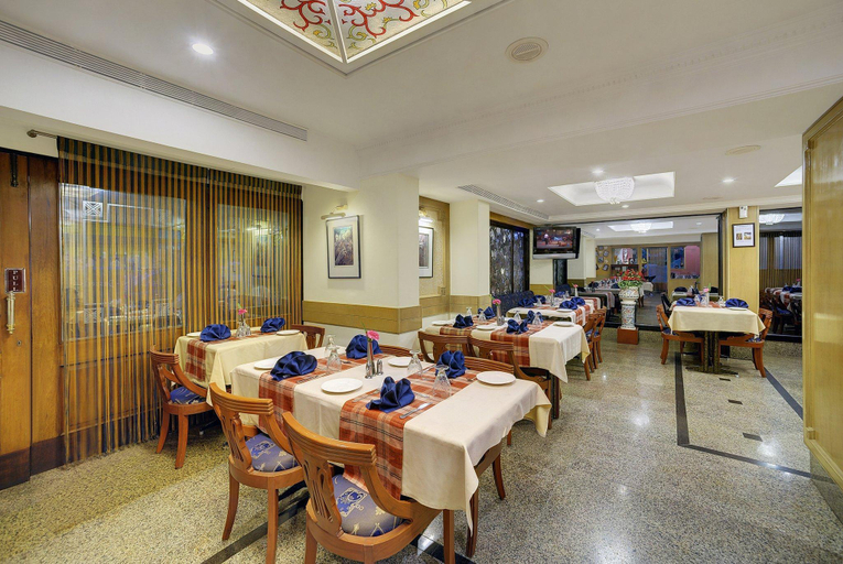 Food & Drinks 5, The Emerald Hotel & Services Apartments, Mumbai Suburban