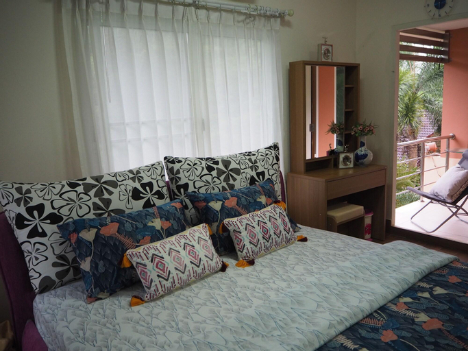 Public Area, Baantai Homestay, Pathiu