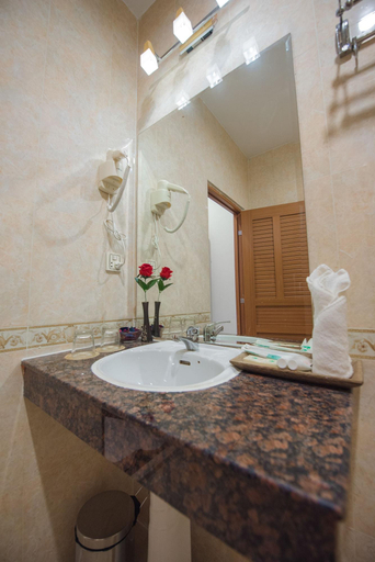 Bathroom 4, Homesyn Hotel, Phnom Penh
