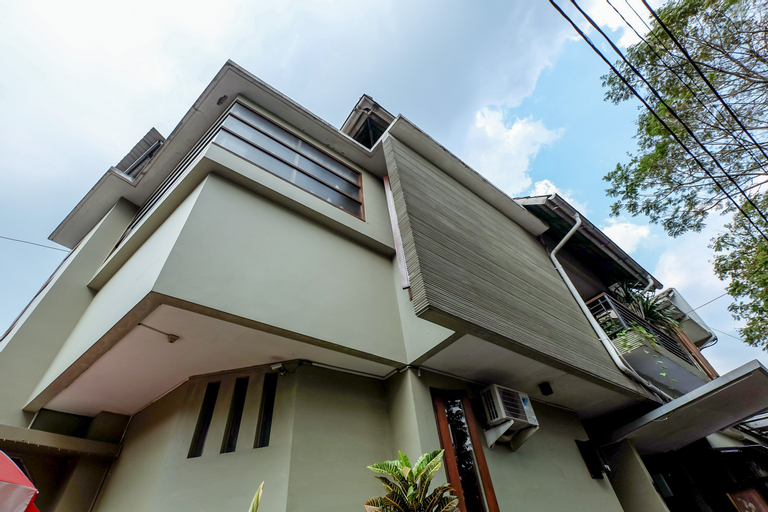 Exterior & Views 2, Buminanienie Guesthouse, Bandung