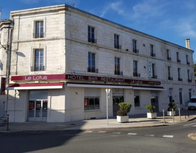 Exterior & Views 2, Hôtel Le Lotus, Deux-Sèvres