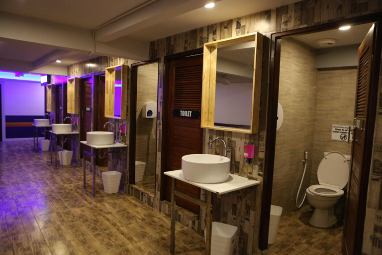 Bathroom 5, Balcony Party Hostel Beachfront - Adults Only, Mueang Krabi