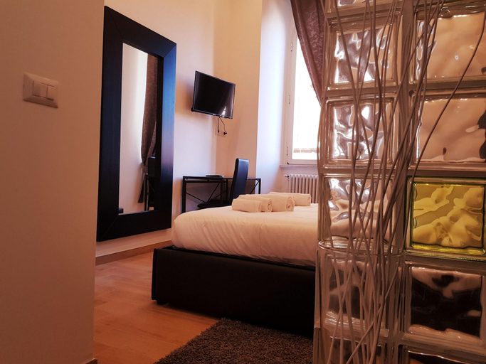 Bedroom 3, Cairoli Rooms, Rome