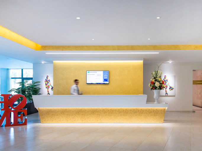 Public Area 4, ibis Styles Milano Est Settala, Milano