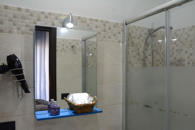 Bathroom 5, Sylva Mala Home, Napoli