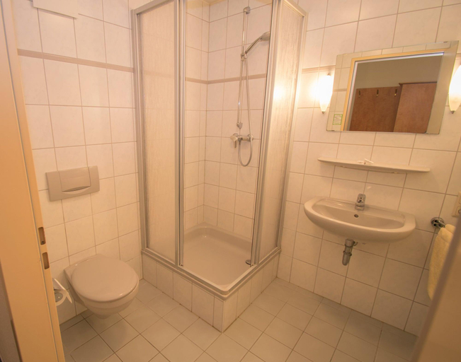 Bathroom 5, Landhotel Ringelsteiner Mühle, Cochem-Zell