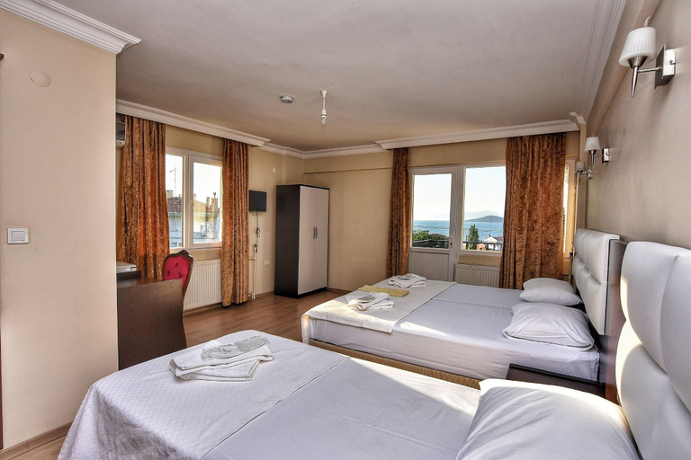 Bedroom 3, Uzunhan Hotel, Ayvalık