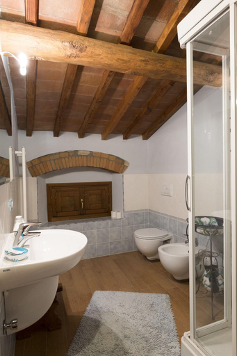 Bathroom 5, Tenuta dei Cavalieri, Florence