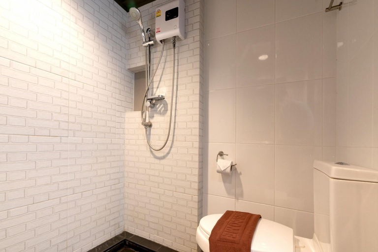 Bathroom 5, The Home Hotel, Bang Kapi