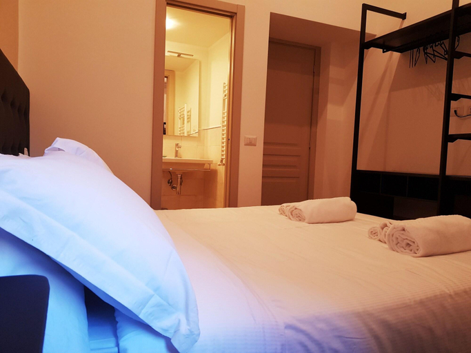 Bedroom 2, Cairoli Rooms, Rome