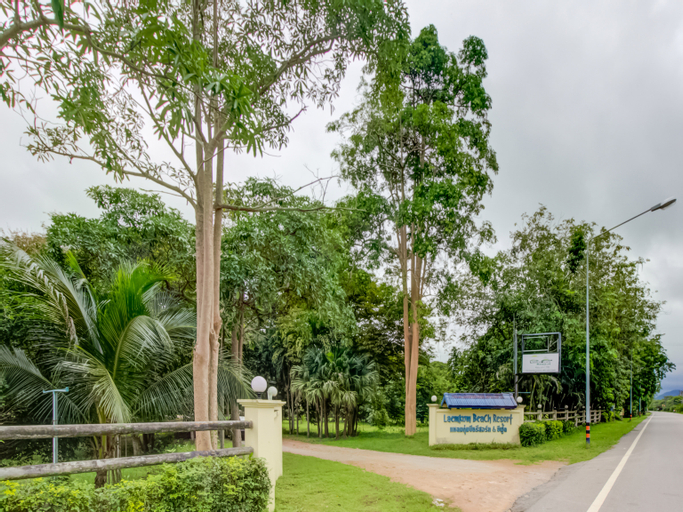 CAPITAL O 1142 Laemkum Beach Resort, Thap Sakae