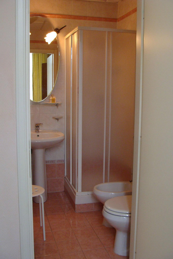 Bathroom 4, Soggiorno Michelangelo, Florence