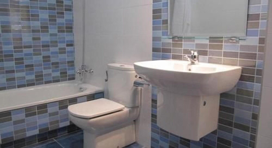 Bathroom 4, Hotel Amenal, A Coruña