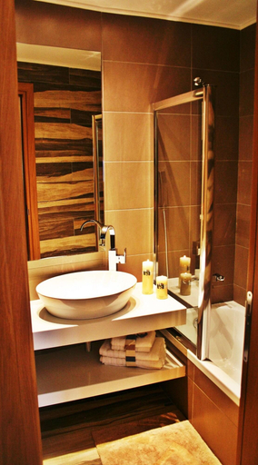 Bathroom 4, Lindos Beauty, South Aegean