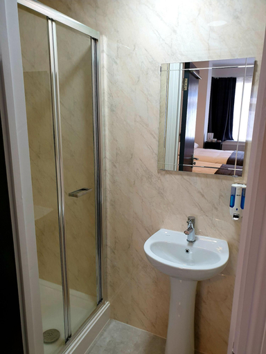 Bathroom 4, Wanstead Hotel, London