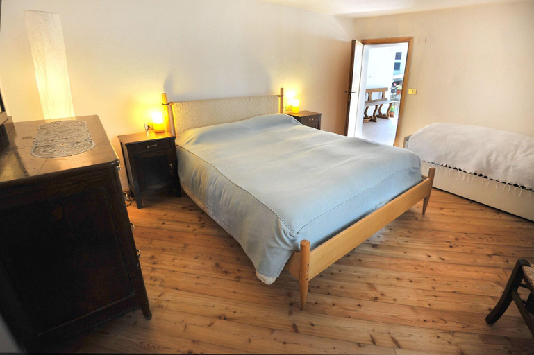 Bedroom 3, B&B Rocca di Bajedo, Lecco